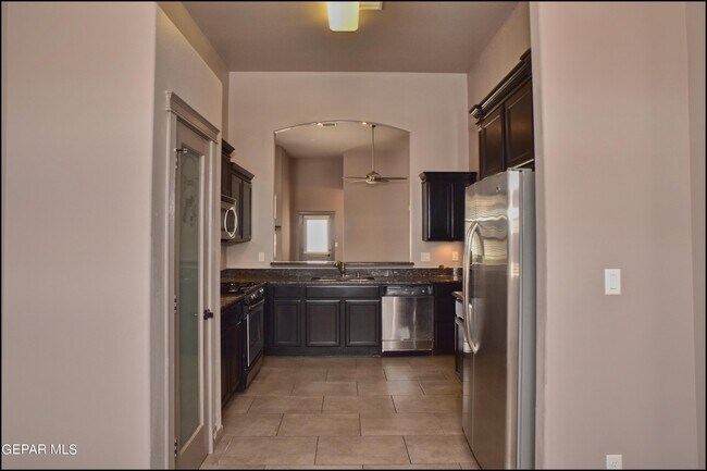 Building Photo - 14373 High Rock Dr
