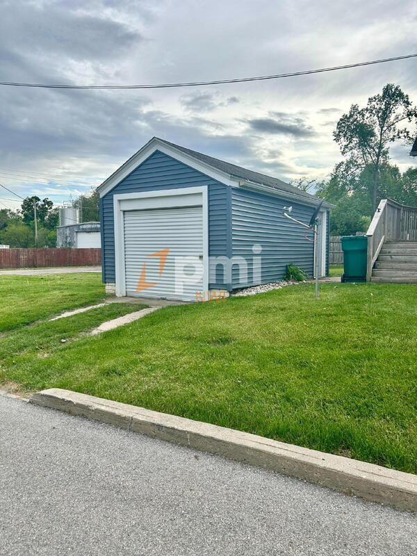 Building Photo - 1302 2nd St