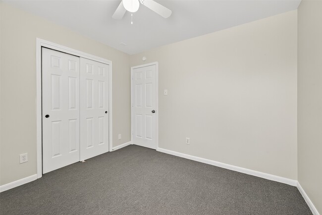 Building Photo - 7351 Parkland Manor Dr