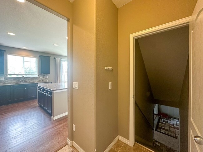Building Photo - 4bd house in a heart of Dove Village!
