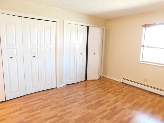 Building Photo - 961 Lakeside Dr