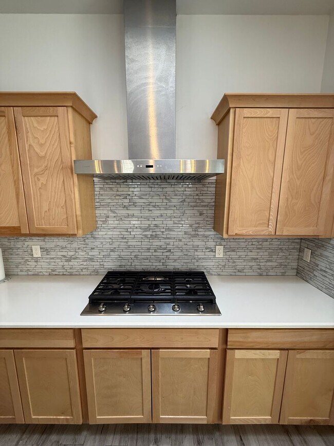 Building Photo - Beautiful home in Sonoma Springs! 4bed, 2.5 baths