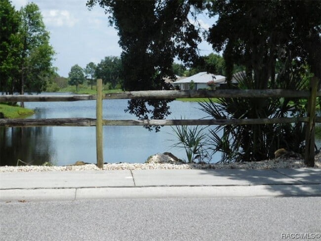 Building Photo - 7 S Heron Creek Loop