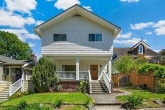 Building Photo - 5646 12th Ave NE