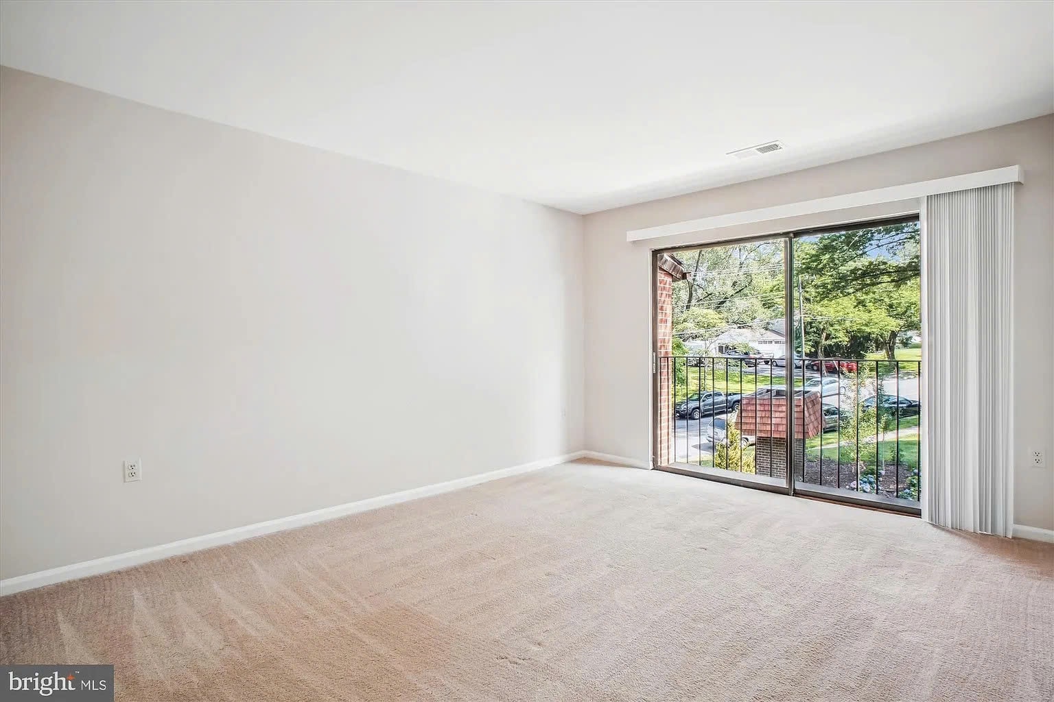 Building Photo - 4902 Sauquoit Ln