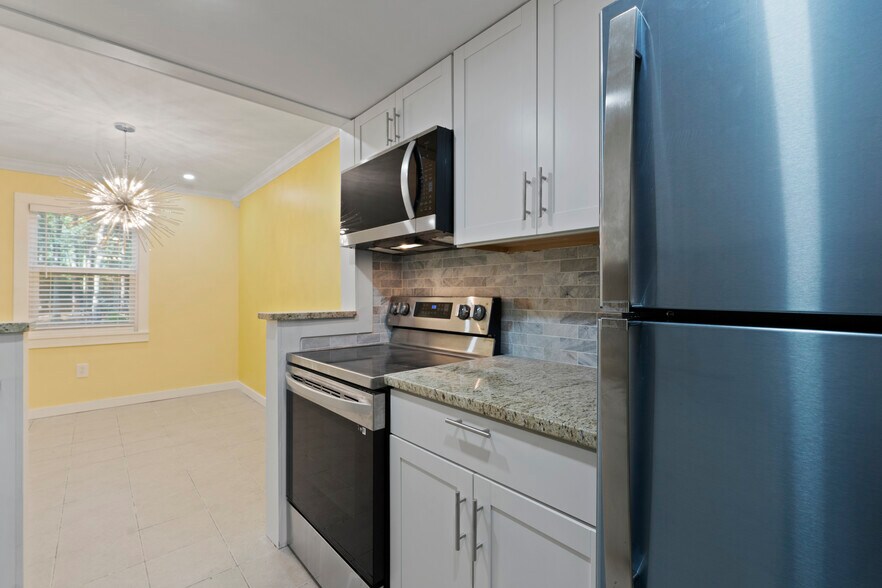 Building Photo - 400 William Hilton Pky