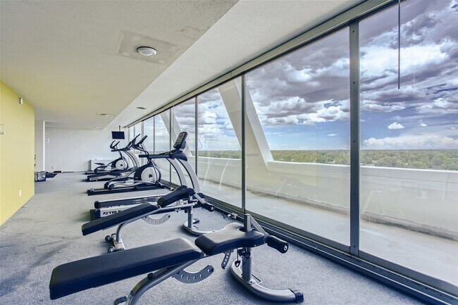 Building Photo - Stylish Downtown Denver Condo – Fully Furnished & Available Now!