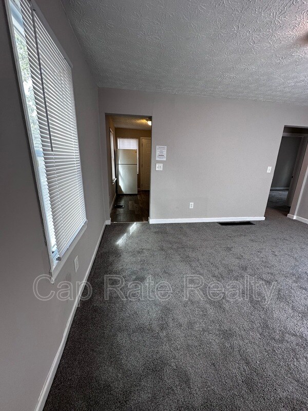 Building Photo - 2359 McGuffey Rd