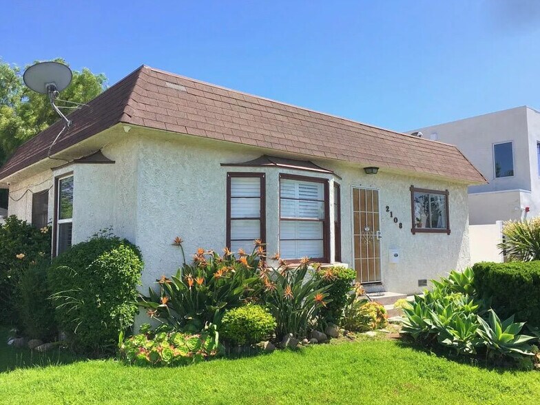 Primary Photo - 2108 Pier Ave