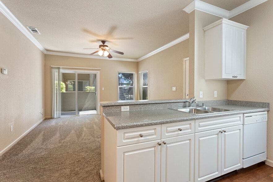 Building Photo - 8905 Davis Rd