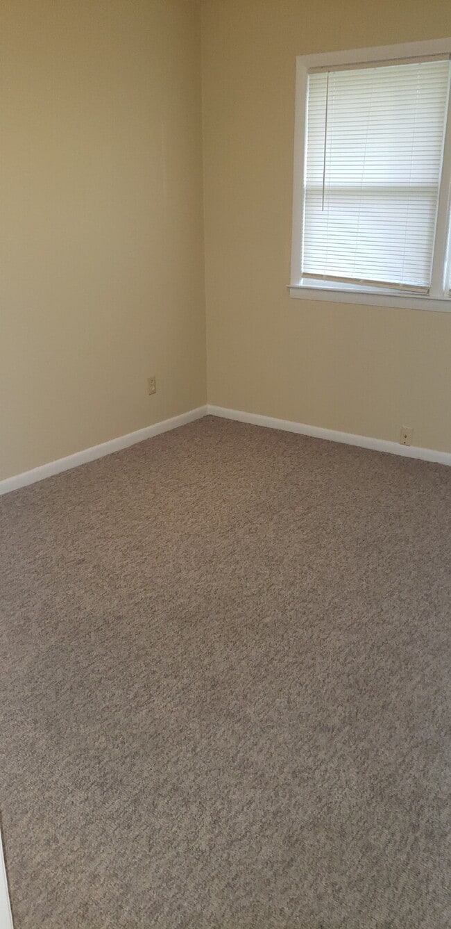 Building Photo - 2 BR, 1 BA APARTMENT- SCOTT HILLS (GOLDSBORO, NC) WATER INCLUDED
