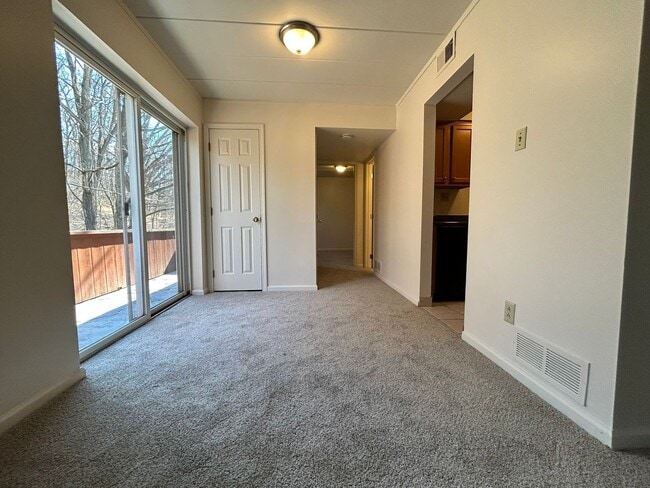 Interior Photo - Four Seasons Apartments