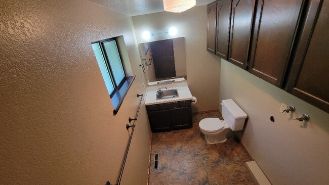 Building Photo - 181 Blossom Way