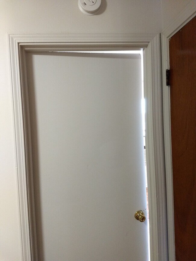 Building Photo - 4801 Saddlebrook Ln