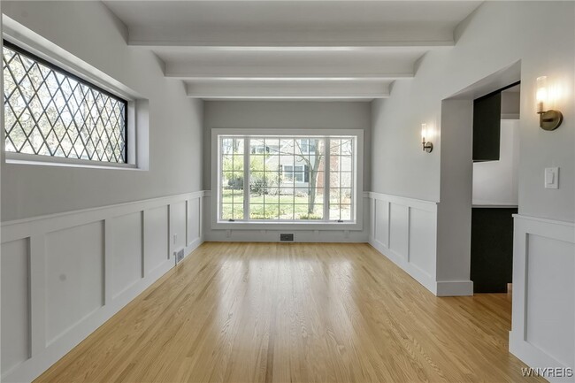 Building Photo - 305 Girard Ave