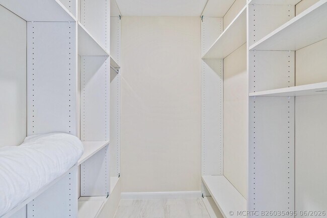 Building Photo - 2316 23rd Ct