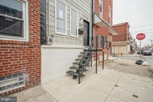 Building Photo - 1939 S 6th St