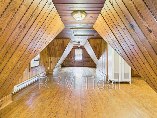 Building Photo - 217 Palen Ave