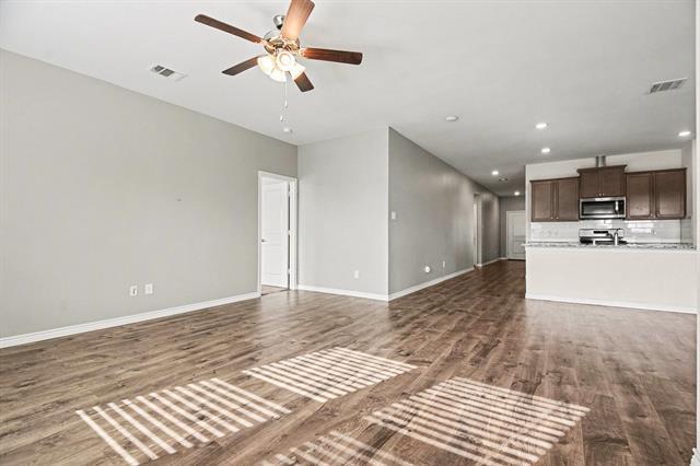 Building Photo - 611 Saddle Club Way