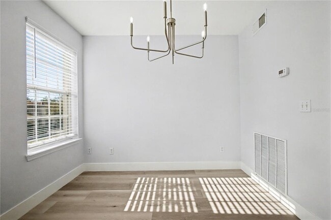 Building Photo - 1042 WATERSIDE Dr