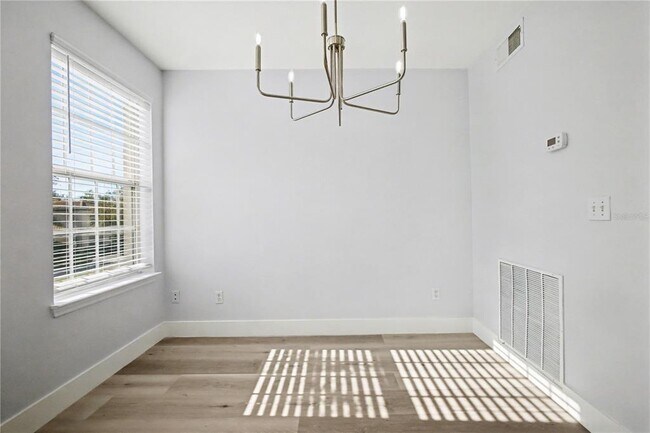 Building Photo - 1042 Waterside Dr