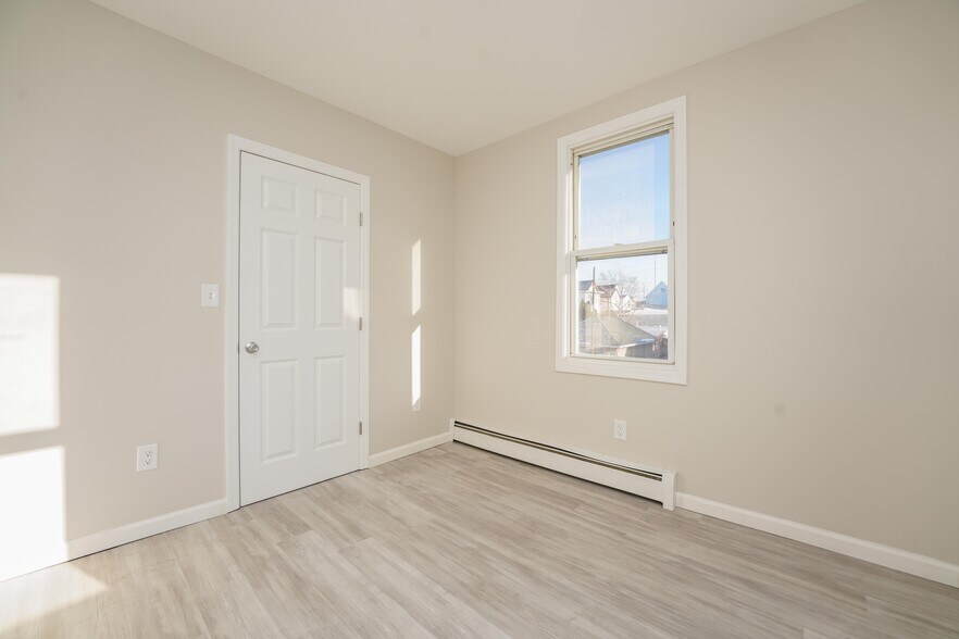 bedroom 3 - 104 Cambridge Ave