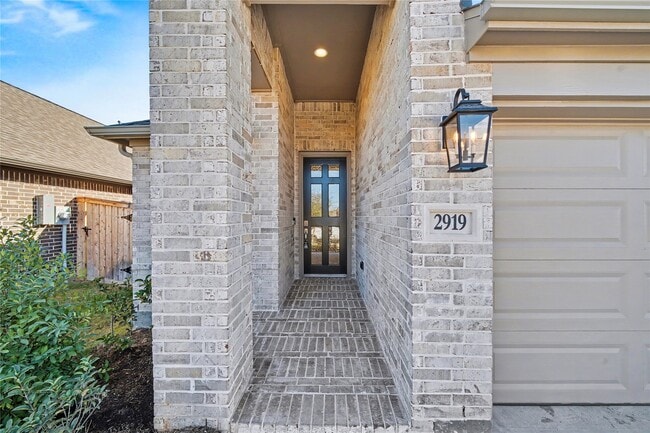 Building Photo - 2919 Orange Leaf Dr