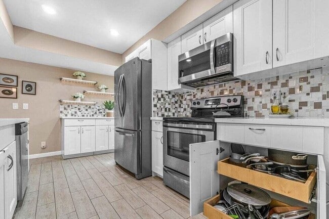 Building Photo - 5944 Forest Grove Dr