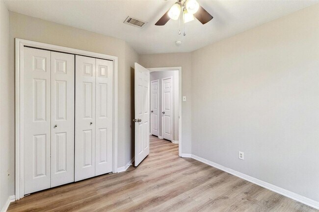 Building Photo - 5905 Shanghai Pierce Rd