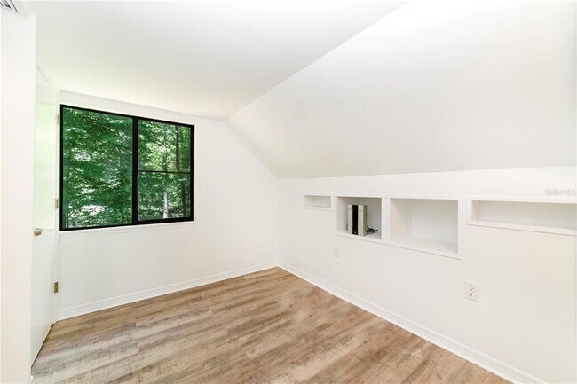 Building Photo - 5629 NW 97th St