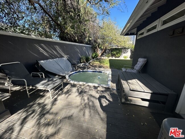 Building Photo - 5355 Rhea Ave