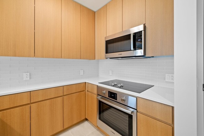 Building Photo - 2319