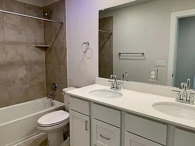 Building Photo - 15702 Ellinger Dr
