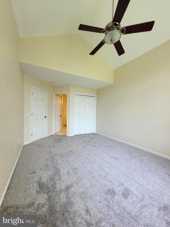 Building Photo - 128 Hickory Ln