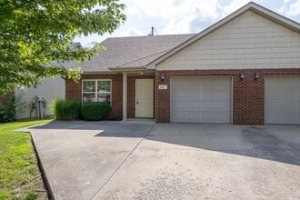 Building Photo - 601-603 Glenstone Dr.