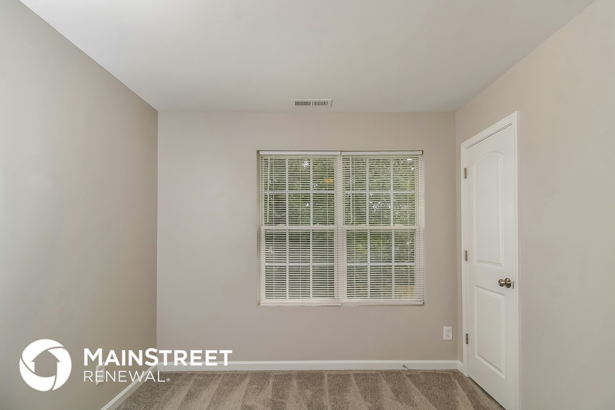 Building Photo - 3921 Springbrook Dr