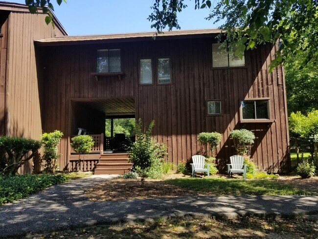 Primary Photo - 22 Fairway Ln