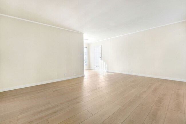 Building Photo - 500 California Ave