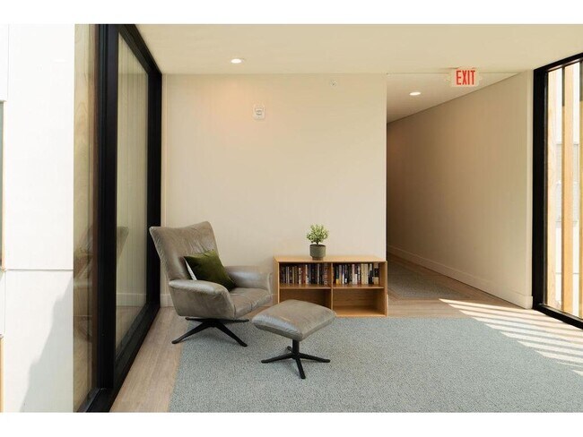 Building Photo - 200 West Dr