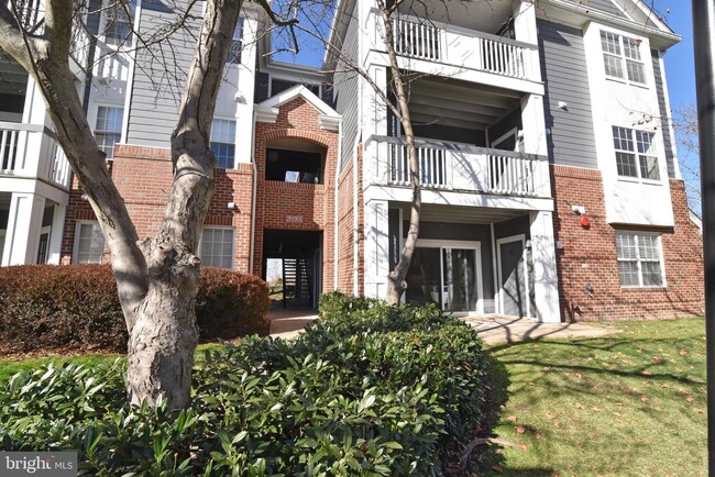Building Photo - 20301 Beechwood Terrace