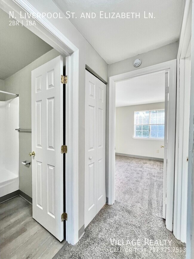 Building Photo - 75 N Liverpool St