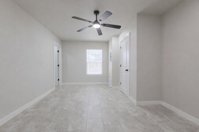 Building Photo - 306 Westmoreland Dr