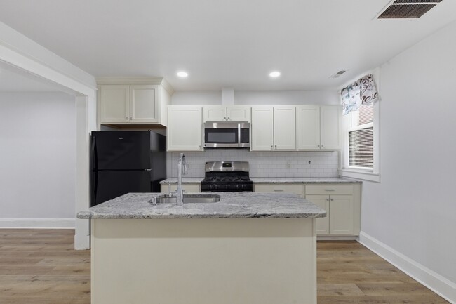 Building Photo - 5414 Belair Rd