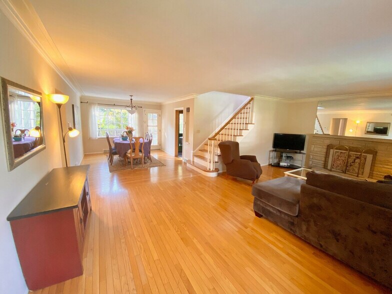Primary Photo - 1310 Forest Hills Blvd