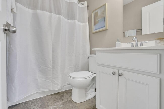 Building Photo - 483 Autumn Ridge Cir