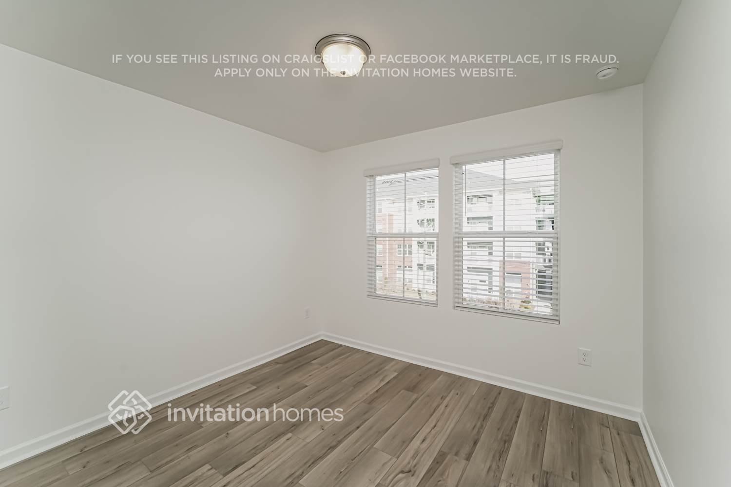 Building Photo - 8032 Roest Ln