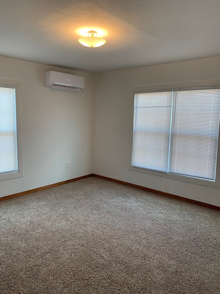 Building Photo - 2910 N Tom Green Ave