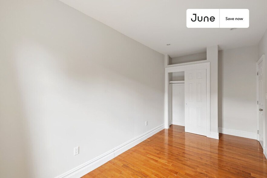 Building Photo - 23 E 109th St