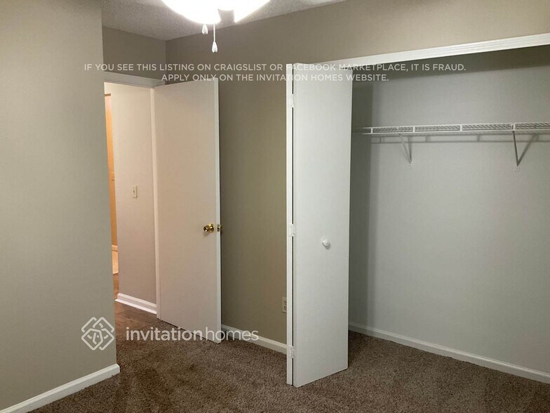 Building Photo - 2094 St Martins Dr W