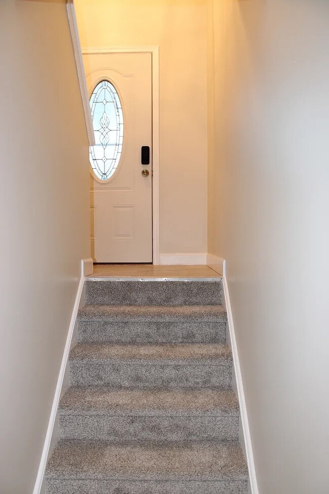 Building Photo - 7 White Birch Dr